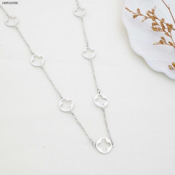 103383688_685ebe6da6b34 سلسال طويل - ماركة لون فضي - الصورة 1