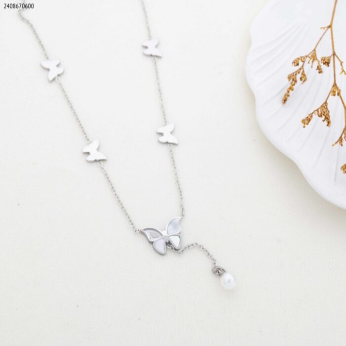 103383735_685ebea7dbce9 سلسال مع فراشات ولولو لون فضي - الصورة 1