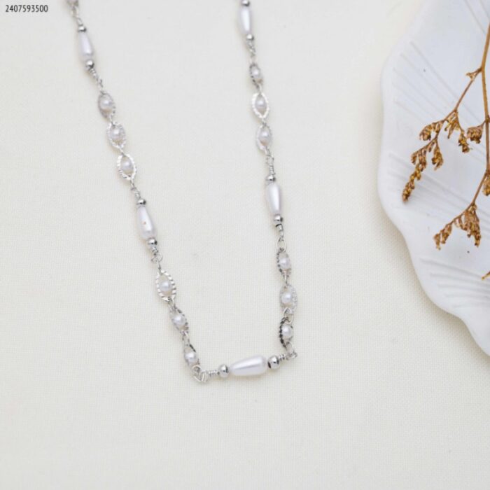 103383737_685ebeabb3245 سلسال حبات لولو مع حلقات حبات لولو صغير لون فضي - الصورة 1