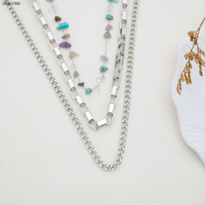 103383745_685ebeb5ef914 سلسال 3 طبقات جنزير وحلقات صغيرة مترابطة احجار زركون صغيرة لون فضي - الصورة 1