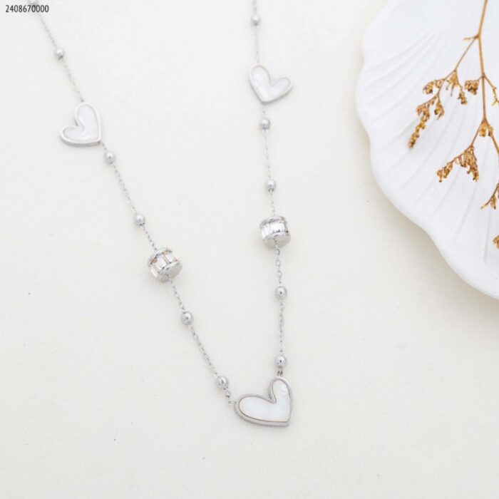 103383763_685ebecae8362 سلسال مع قلوب لون فضي - الصورة 1