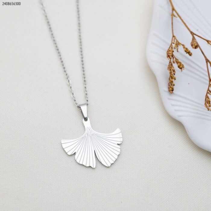 103383769_685ebed58c5f5 سلسال ورقة كبيرة لون فضي - الصورة 1