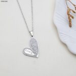 سلسال قلب مع زركون وكلمة love لون فضي