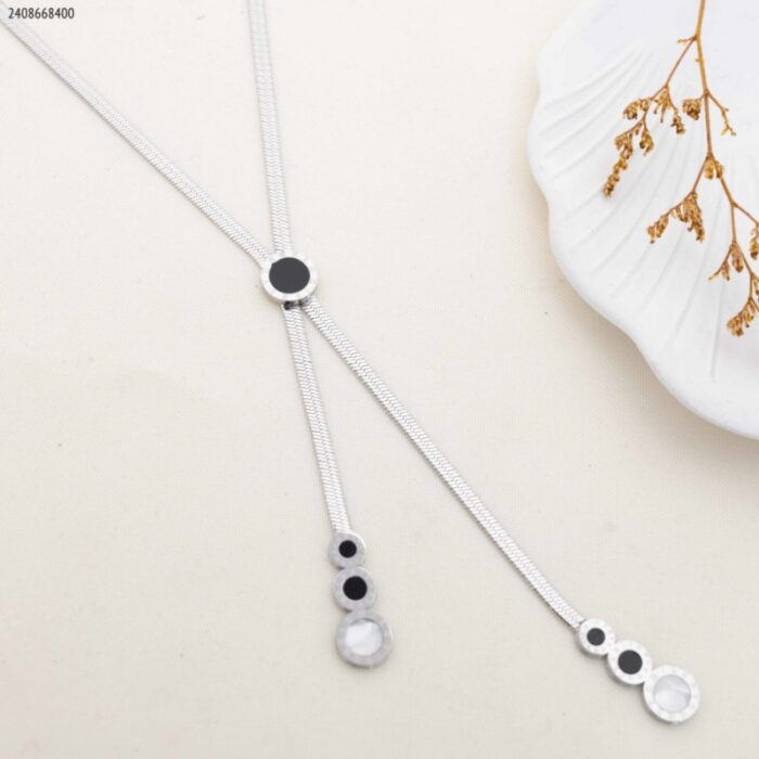 103383791_685ebef529c98 سلسال جلد افعى مع دوائر لون فضي - الصورة 1