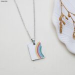 سلسال مستطيل أبيض قوس قزح لون فضي