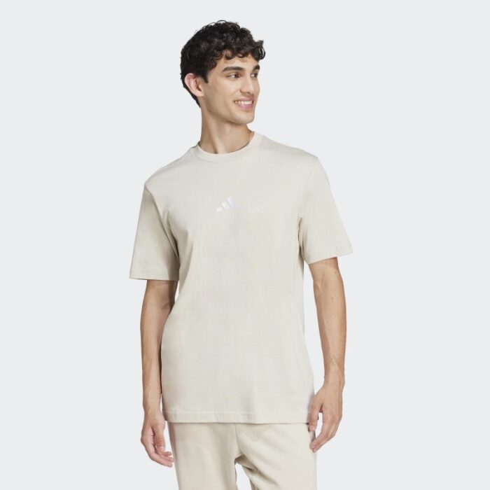 ⁦adidas Men's Essentials Small Logo Single Jersey T-Shirt- Beige⁩ - الصورة ⁦2⁩
