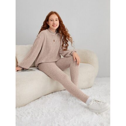 طقم بناتي لعمر المحير