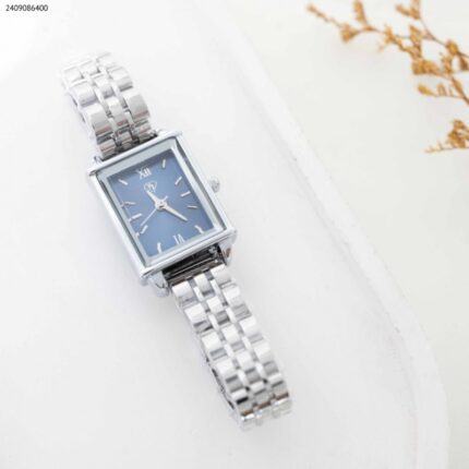 ساعة نسائية مستطيلة (اللون: فضي)