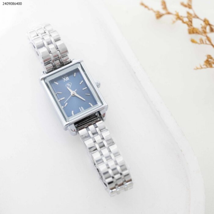 ⁦ساعة نسائية مستطيلة (اللون: فضي)⁩ - الصورة ⁦1⁩