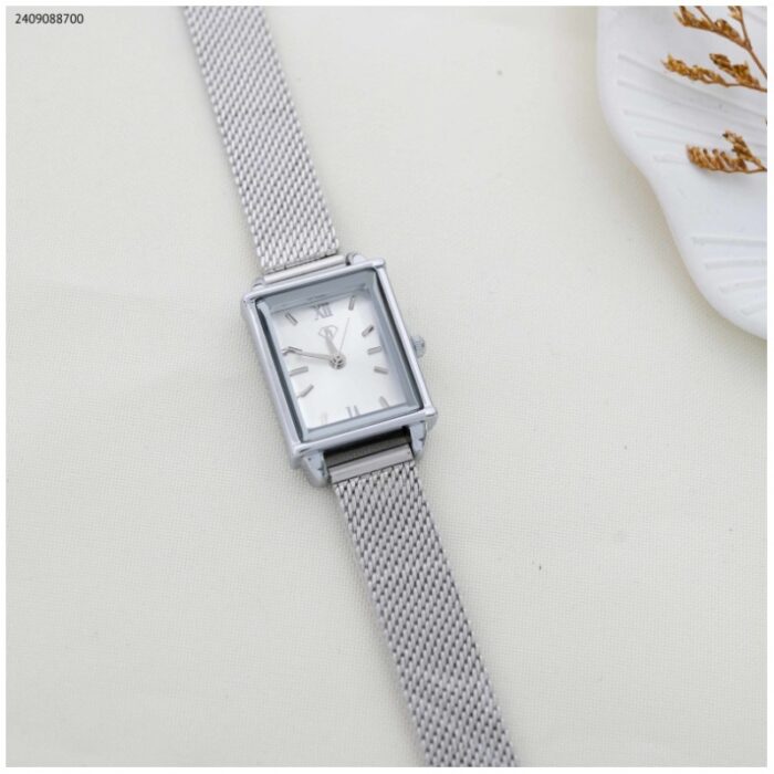 103384280_685ec3c10e749 ساعة نسائية مستطيلة مع زركون (اللون: فضي) - الصورة 1