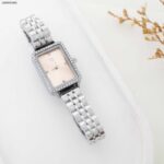 ساعة نسائية مستطيلة مع زركون (اللون: فضي)