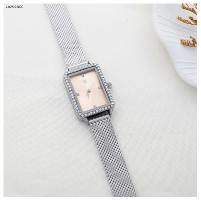 103384284_685ec3c59bff1 ساعة نسائية مستطيلة مع زركون (اللون: فضي) - الصورة 1
