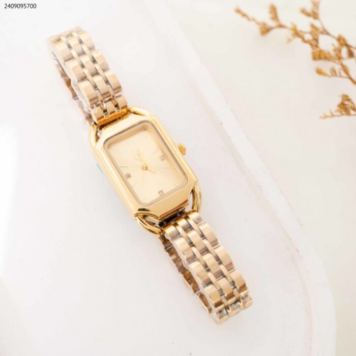 103384298_685ec3d4eabe8 ساعة نسائية مستطيلة مع زركون (اللون: ذهبي) - الصورة 1