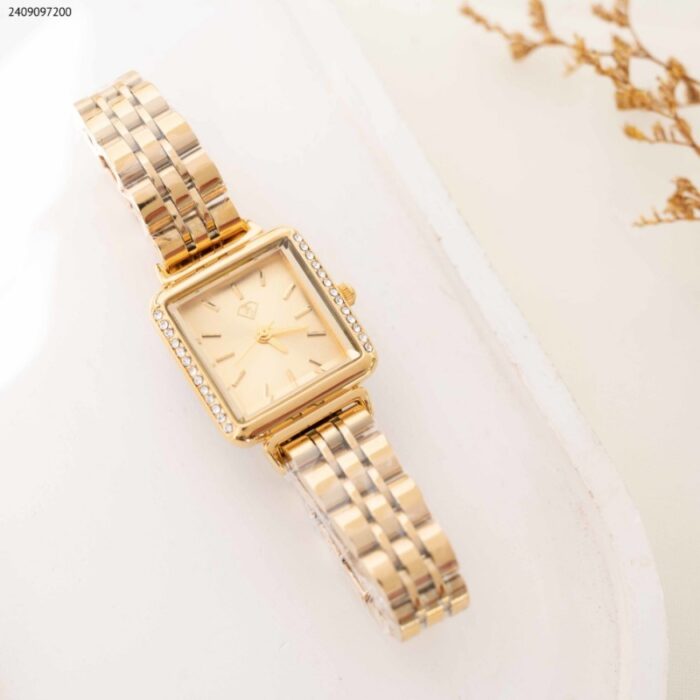 103384306_685ec3dcb2bd5 ساعة نسائية مربعة (اللون: ذهبي) - الصورة 1