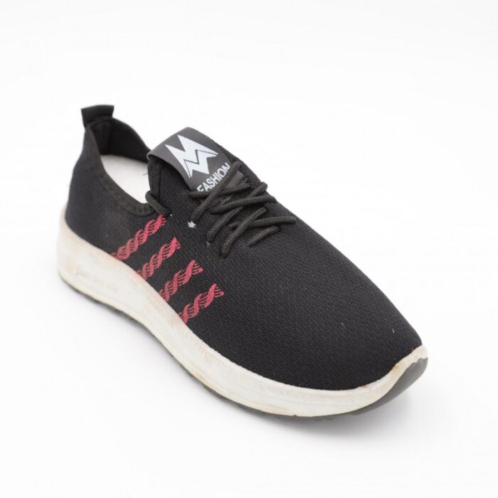 103384321_685ec3e75749f حذاء رياضي للرجال لون أسود ونعل أبيض - الصورة 1