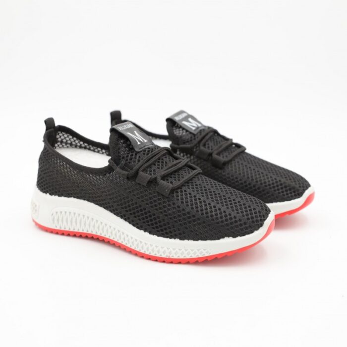 103384325_685ec41d13560 حذاء رياضي للرجال لون أسود ونعل أبيض - الصورة 1