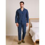 بجامة ستان بأكمام طويلة (قميص وبنطلون) للرجال مخطط لون كحلي وأزرق