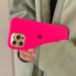 ⁦كفر سيليكون ايفون 13 برو لون فوشي⁩ - الصورة ⁦2⁩