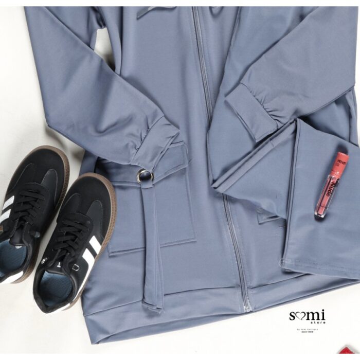 ⁦طقم صيفي للصبايا جاكيت وبنطلون لون بترولي⁩ - الصورة ⁦3⁩