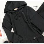 ⁦طقم صيفي للصبايا جاكيت وبنطلون لون أسود⁩ - الصورة ⁦3⁩