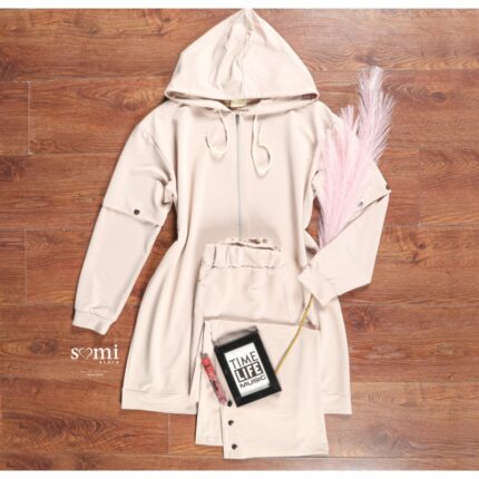 طقم صيفي للصبايا جاكيت وبنطلون لون بيج