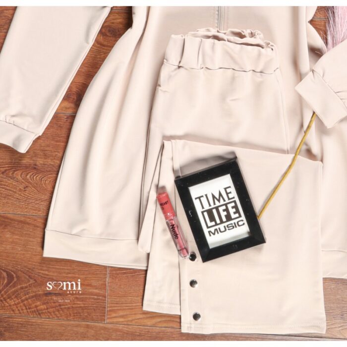 ⁦طقم صيفي للصبايا جاكيت وبنطلون لون بيج⁩ - الصورة ⁦3⁩