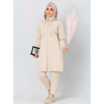 ⁦طقم صيفي للصبايا جاكيت وبنطلون لون بيج⁩ - الصورة ⁦4⁩