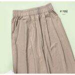 بنطلون لون بني