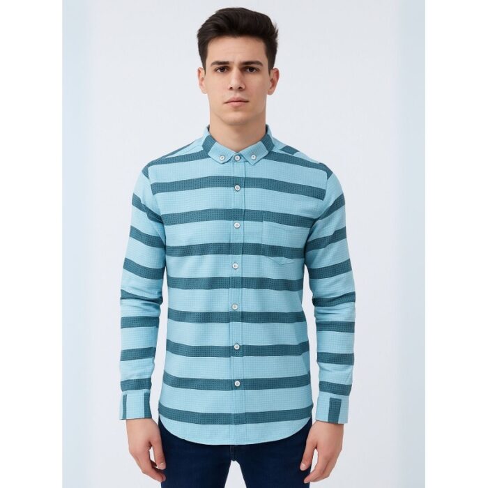 103384713_685ec8405166a قميص رجالي لون أزرق فاتح مع أزرار - الصورة 1