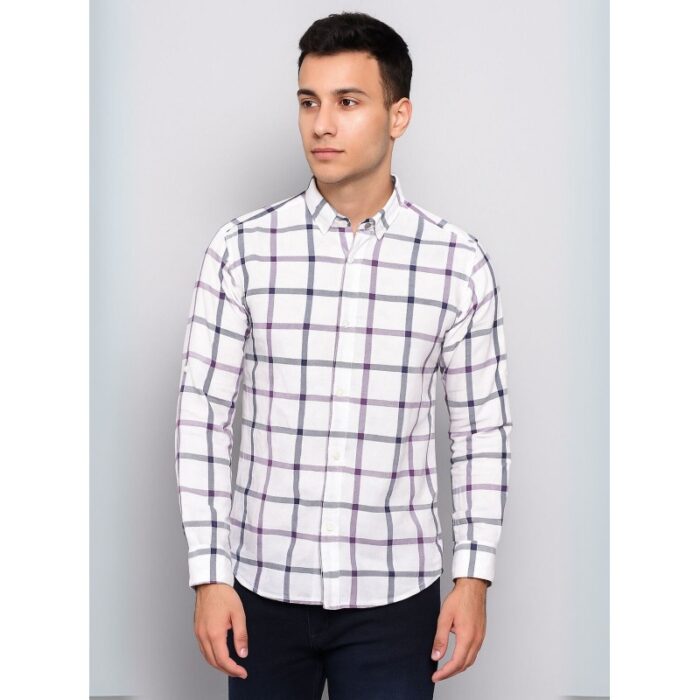 103384741_685ec87ba3ecb قميص رجالي لون أبيض مخطط مع أزرار - الصورة 1