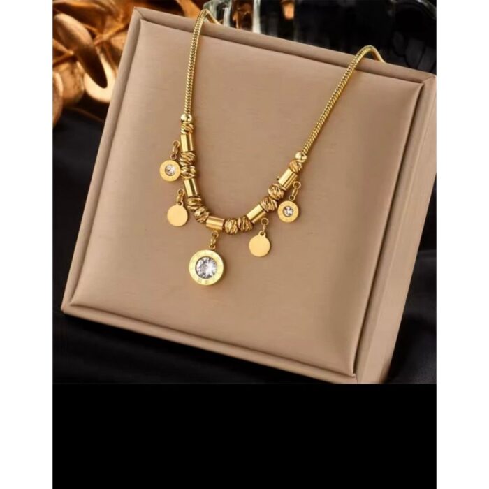 ⁦سلسال مطلي ذهب و خرزة كرستال⁩ - الصورة ⁦2⁩