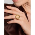 ⁦طقم بروش مع خاتم لون ذهبي⁩ - الصورة ⁦2⁩