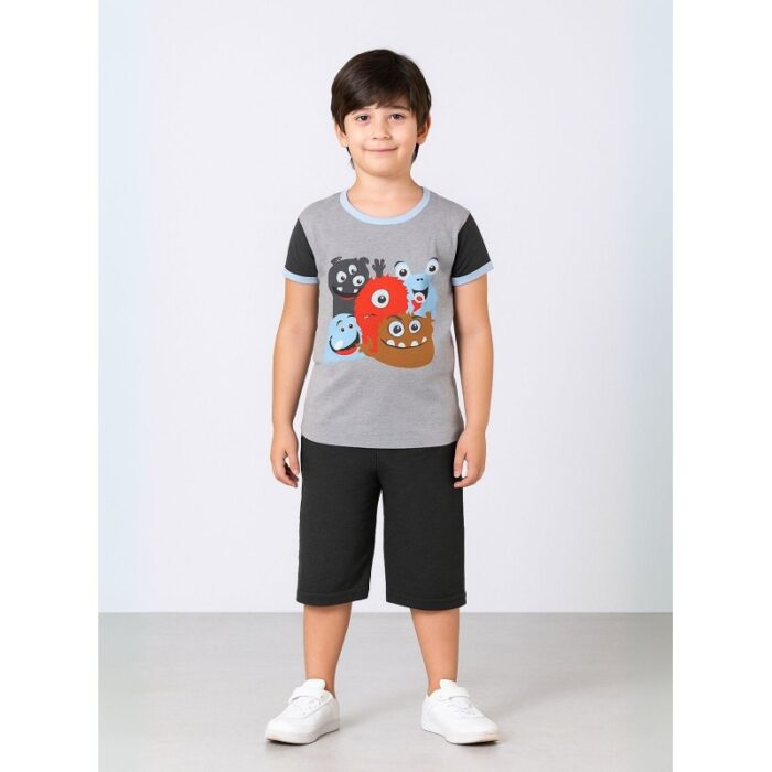 103384902_685ecadd70429 طقم تيشيرت وشورت للأطفال لون سكني وأسود - الصورة 1