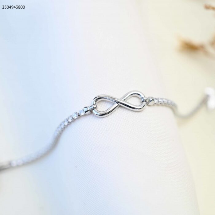 103385052_685ecc87a3c7c سوار بتصميم انفينيتي لون فضي - الصورة 1
