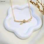 سلسال بتصميم أنيق لون ذهبي