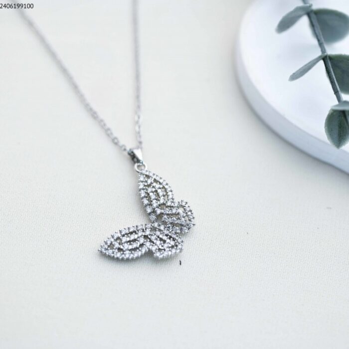 103385116_685ecd2f357b4 سلسال فراشة مع زركون لون فضي - الصورة 1