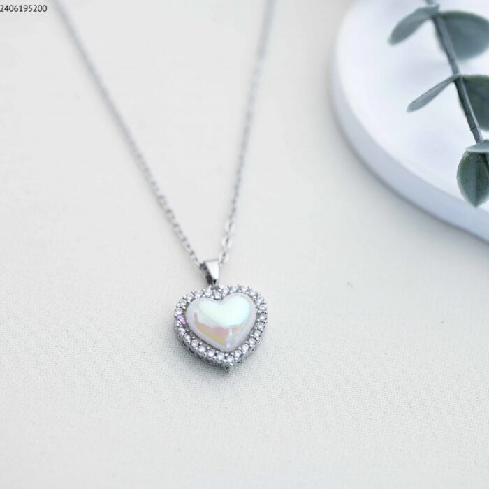 103385128_685ecd3d0854b سلسال قلب زركون أبيض لون فضي - الصورة 1