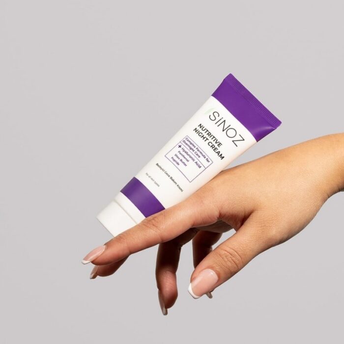 ⁦SINOZ NIGHT CREAM 50ml - كريم ليلي مضاد للتجاعيد بزبدة الشيا والبانثينول لجميع أنواع البشرة 50 مل⁩ - الصورة ⁦2⁩