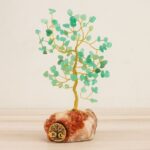 ⁦شجرة مصنوعة من الاسلاك المعدنية مع الحجر الكريم green aventurine مع قاعدة حجر طبيعي كريستالي ملحي طولها 20 سم⁩ - الصورة ⁦2⁩