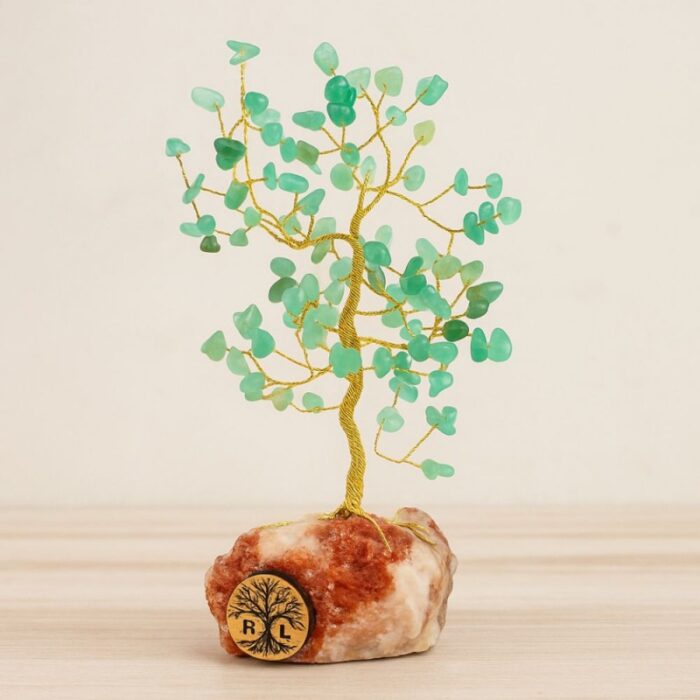 ⁦شجرة مصنوعة من الاسلاك المعدنية مع الحجر الكريم green aventurine مع قاعدة حجر طبيعي كريستالي ملحي طولها 20 سم⁩ - الصورة ⁦2⁩