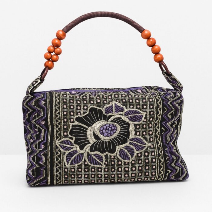 103385331_685ecf53c074f حقيبة ستاتية صناعة يدوية بتصميم ثوب مطرز لون بنفسجي - الصورة 1