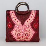 حقيبة ستاتية صناعة يدوية بتصميم ثوب مطرز لون عنابي