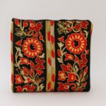 حقيبة ستاتية صناعة يدوية بتصميم أنيق لون أسود وذهبي