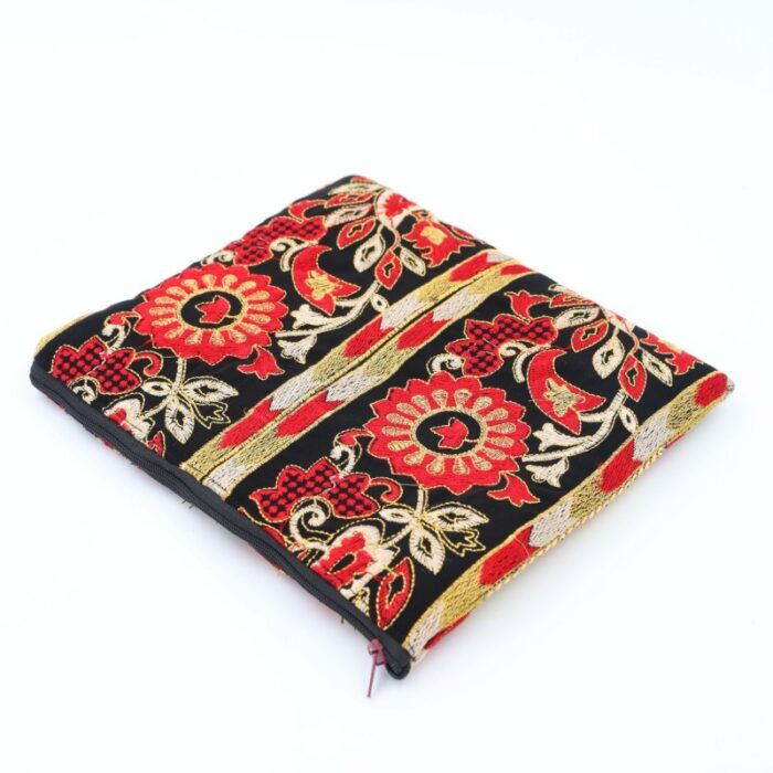 ⁦حقيبة ستاتية صناعة يدوية بتصميم أنيق لون أسود وذهبي⁩ - الصورة ⁦3⁩