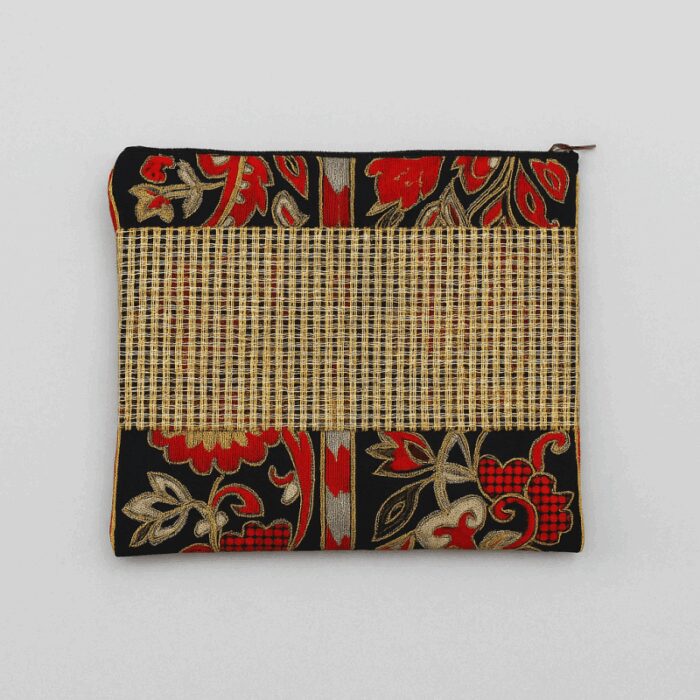 ⁦حقيبة ستاتية صناعة يدوية بتصميم أنيق لون أسود وذهبي⁩ - الصورة ⁦4⁩