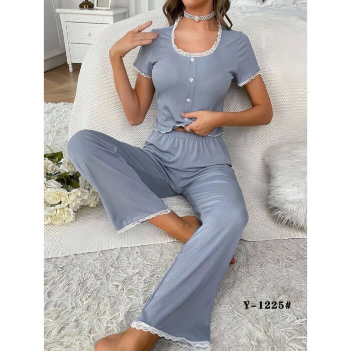 103385396_68606a2bb8035 بيجامة صيفية للنساء قطعتين لون سكني - الصورة 1