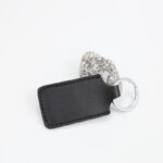 ⁦ميدالية جلد لون أسود⁩ - الصورة ⁦3⁩