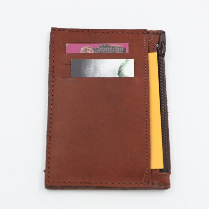 ⁦محفظة جلد لون بني⁩ - الصورة ⁦4⁩