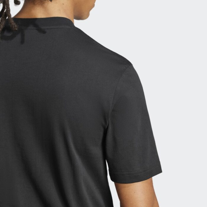 ⁦adidas Men's Essentials Small Logo Single Jersey T-Shirt- Black⁩ - الصورة ⁦7⁩