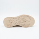 حذاء رياضي للرجال لون بيج